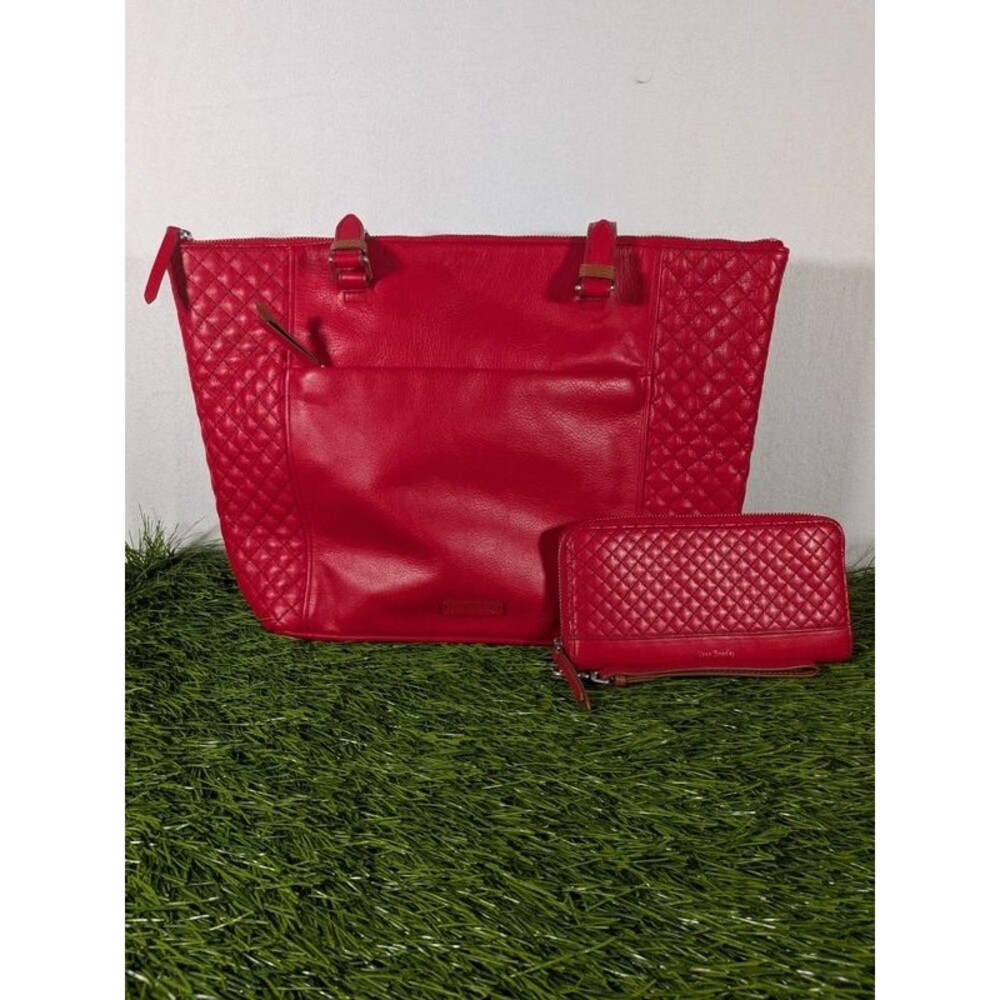 Leather Vera Bradley quilted red tote bag with quilted wristlet